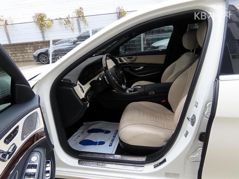 Mercedes-Benz Нов S-КласS560e Стандартен - 5