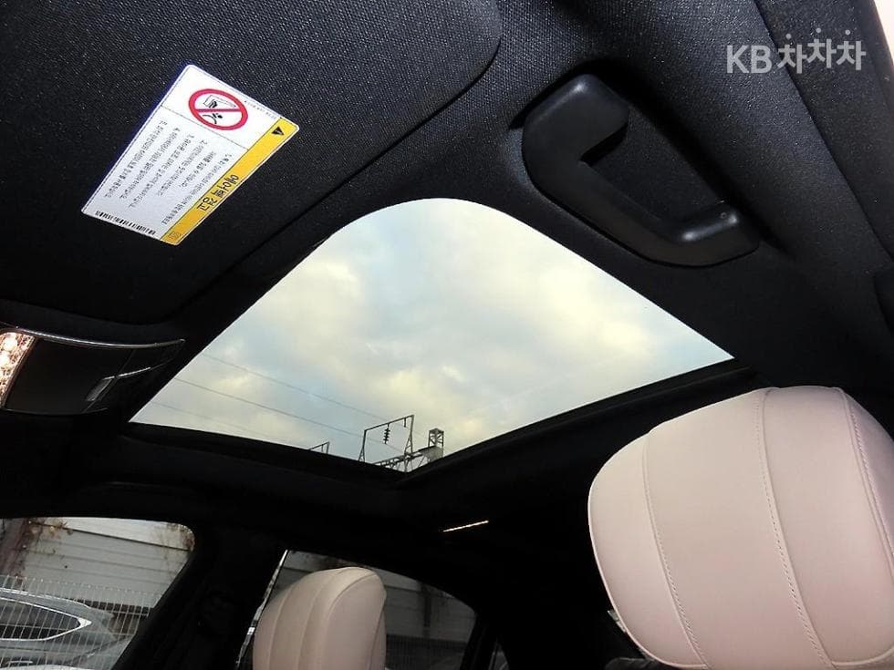 Mercedes-Benz Нов S-КласS560e Стандартен - 16