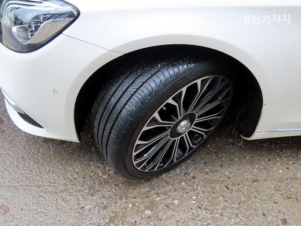 Mercedes-Benz Нов S-КласS560e Стандартен - 20