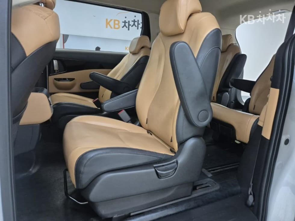 Киа Канивал 4-то поколениеD2.2 9-местен Престиж - 12