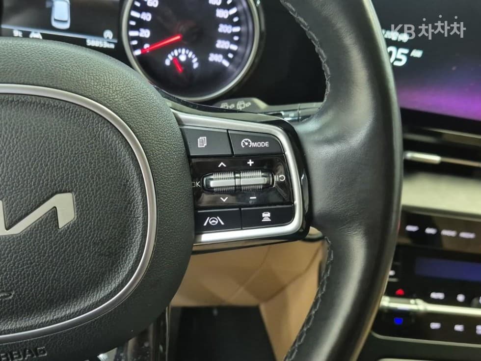 Киа Канивал 4-то поколениеD2.2 9-местен Престиж - 15