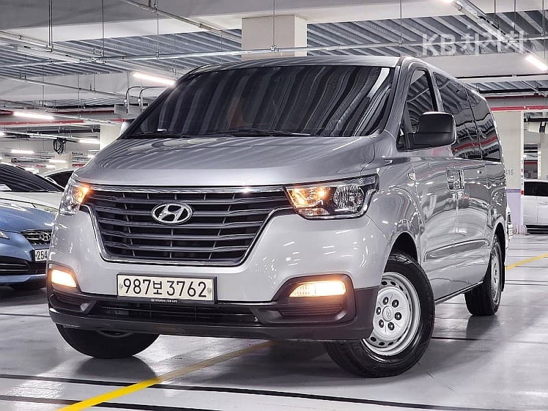 Хюндай The New (фейслифт) 그랜드 Star렉스 Кампер / Кампьорски автомобил - Image 1