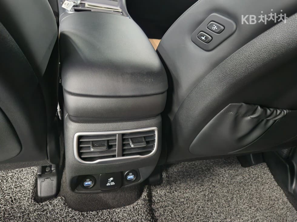 Hyundai The New (facelift) Santa Fe TMGasoline 2.5T 4WD Calligraphy - 23