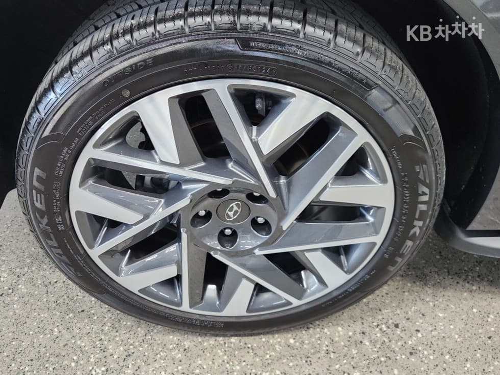 Hyundai The New (facelift) Santa Fe TMGasoline 2.5T 4WD Calligraphy - 26