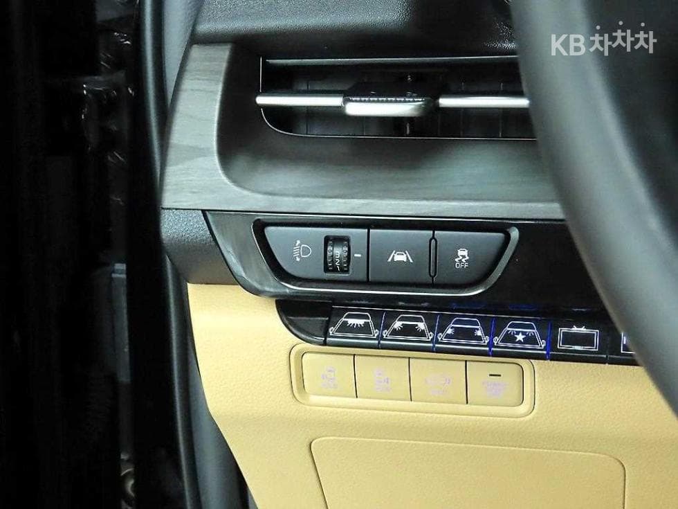 Kia Carnival 4th generationHigh Limousine (Carnival) G3.5 GDI 9-seater Signature - 11