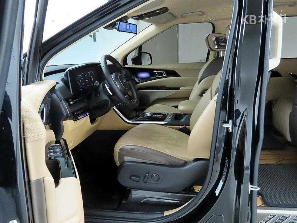 Kia Carnival 4th generationHigh Limousine (Carnival) G3.5 GDI 9-seater Signature - 12