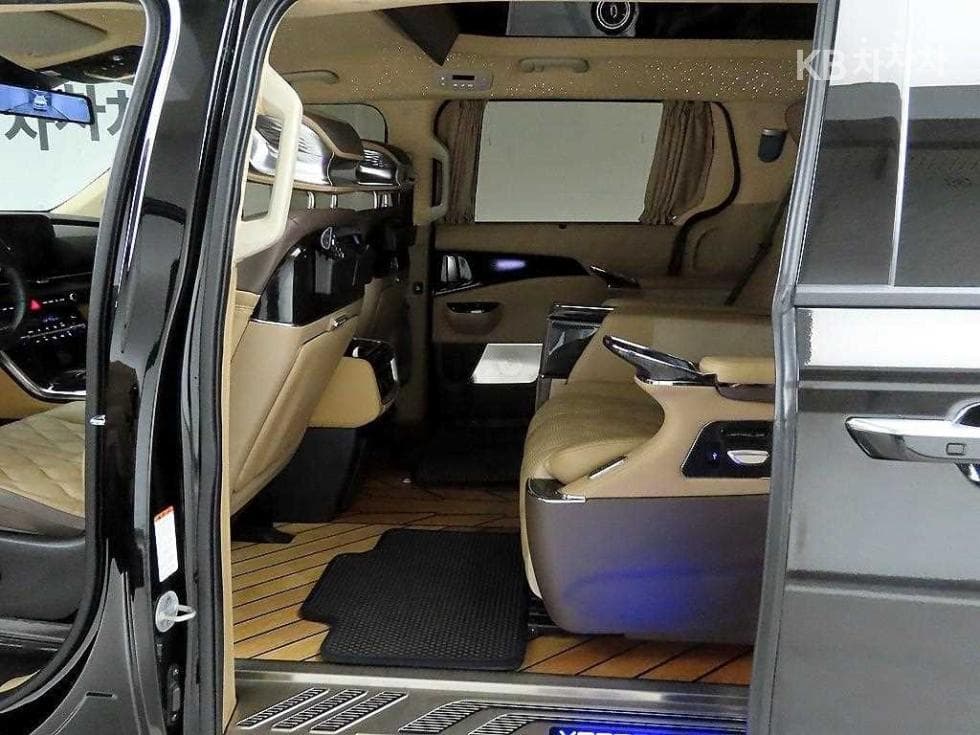 Kia Carnival 4th generationHigh Limousine (Carnival) G3.5 GDI 9-seater Signature - 13