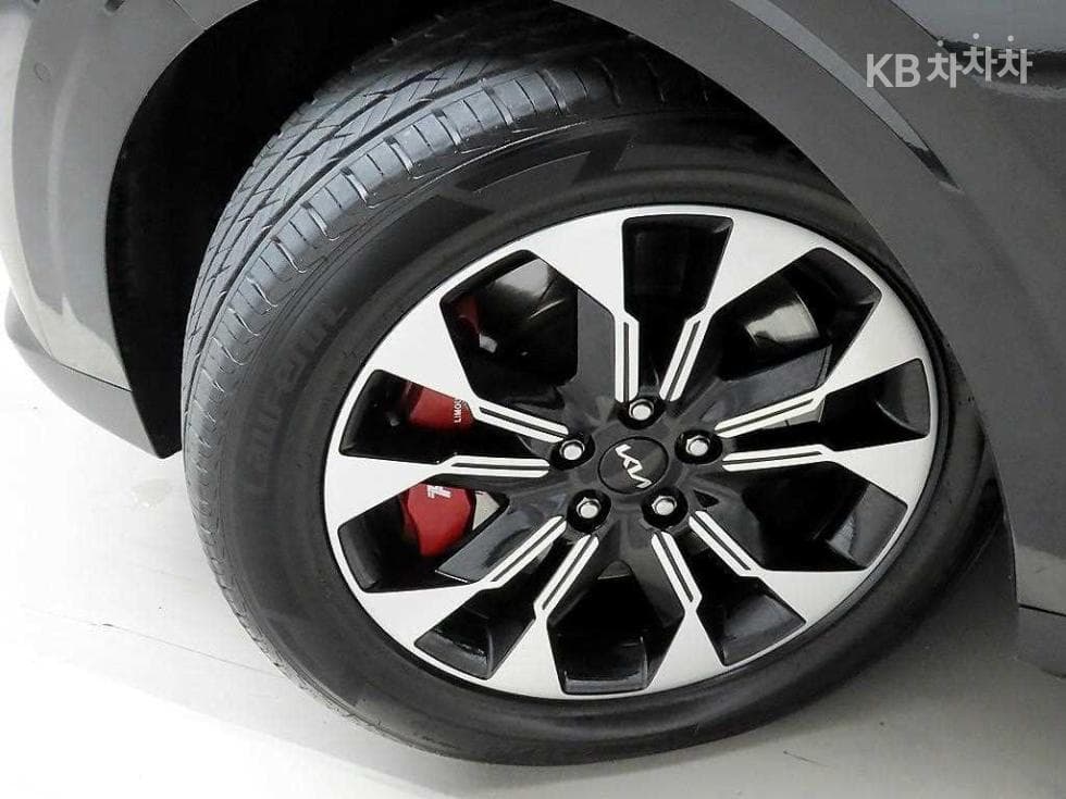 Kia Carnival 4th generationHigh Limousine (Carnival) G3.5 GDI 9-seater Signature - 19