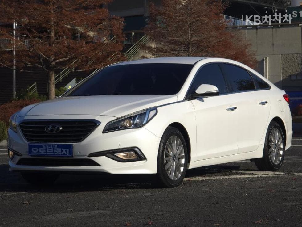 Хюндай Соната LF 2.0 케어Plus - Image 1