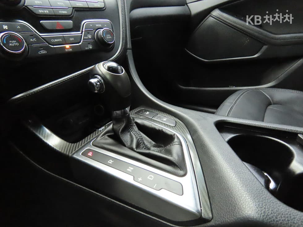 Киа K5 ХибридЛукс - 11