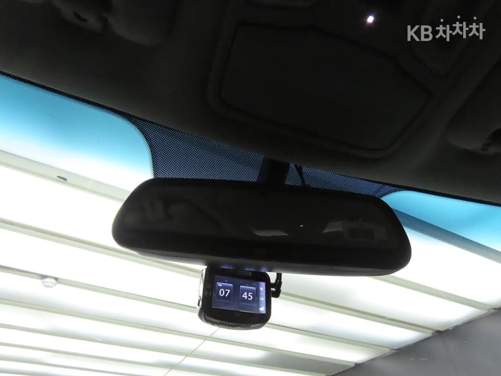 Киа K5 ХибридЛукс - 12