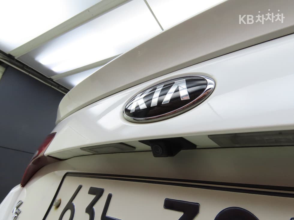 Киа K5 ХибридЛукс - 16