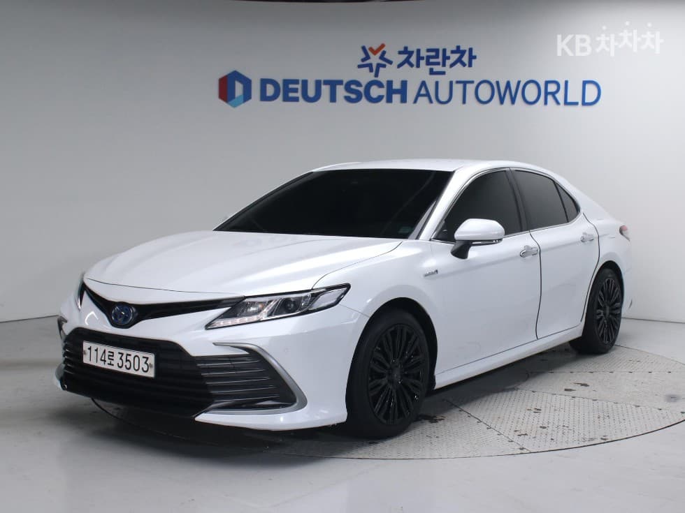 Toyota Camry XV70 2.5L hybrid LE - Image 1