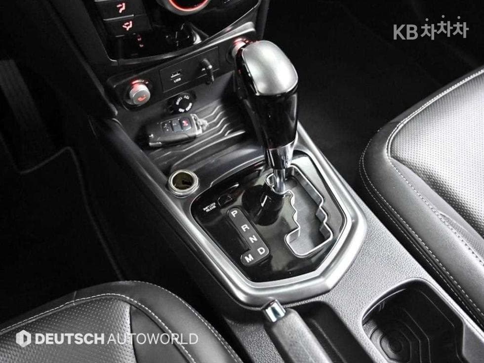 КейДжи Мобилити Тиволи 아머1.6 Бензин VX 2WD - 9