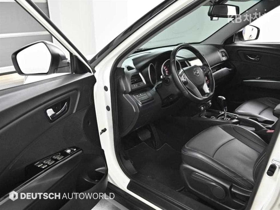 КейДжи Мобилити Тиволи 아머1.6 Бензин VX 2WD - 11