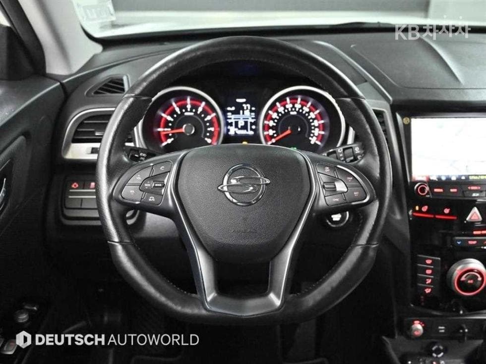 КейДжи Мобилити Тиволи 아머1.6 Бензин VX 2WD - 13