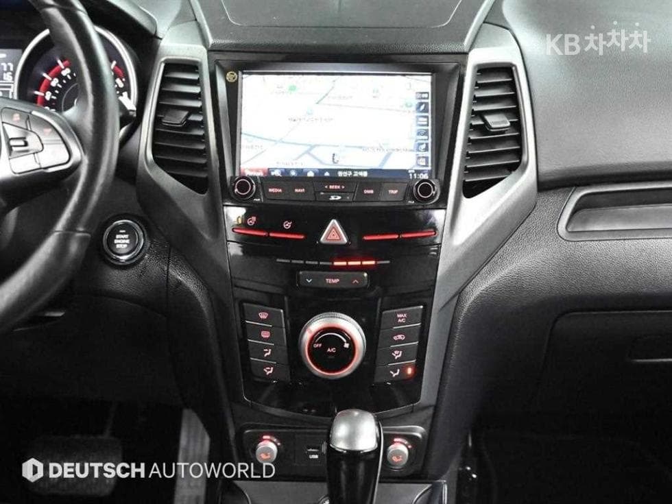 КейДжи Мобилити Тиволи 아머1.6 Бензин VX 2WD - 14