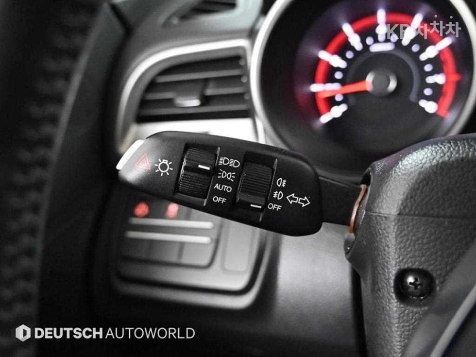 КейДжи Мобилити Тиволи 아머1.6 Бензин VX 2WD - 16