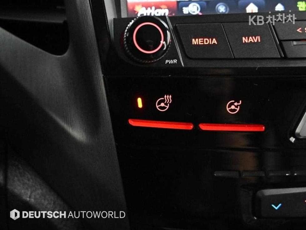 КейДжи Мобилити Тиволи 아머1.6 Бензин VX 2WD - 17