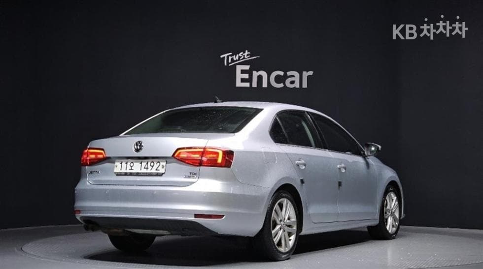 Volkswagen Нов Jetta2.0 Турбо Дизел Инжекция BlueMotion 6세대 Premium - 2