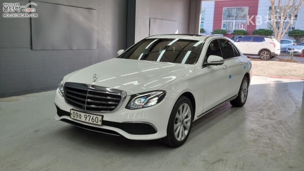 Mercedes-Benz E-Клас (W213) E300 4Matic Exclusive - Image 1