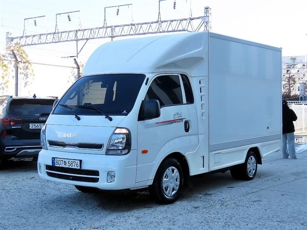 Киа The New (фейслифт) Бонго 3 (лек)워크스루Ван 1 тон Королевска кабина Удължено междуосие L - 2