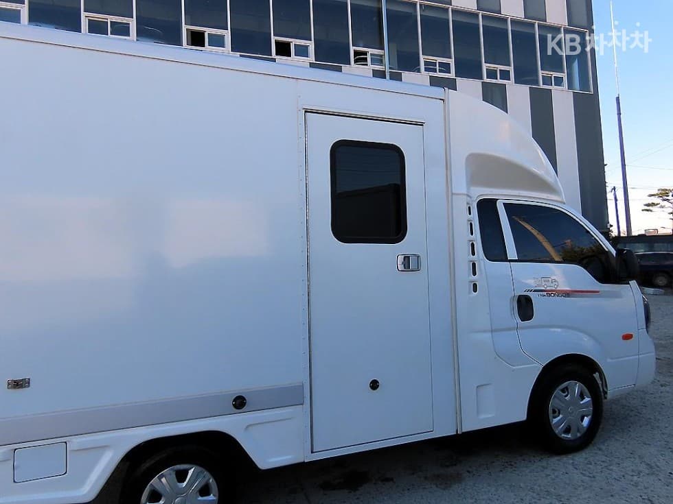 Киа The New (фейслифт) Бонго 3 (лек)워크스루Ван 1 тон Королевска кабина Удължено междуосие L - 6