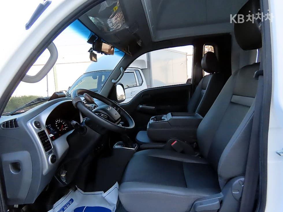 Киа The New (фейслифт) Бонго 3 (лек)워크스루Ван 1 тон Королевска кабина Удължено междуосие L - 7