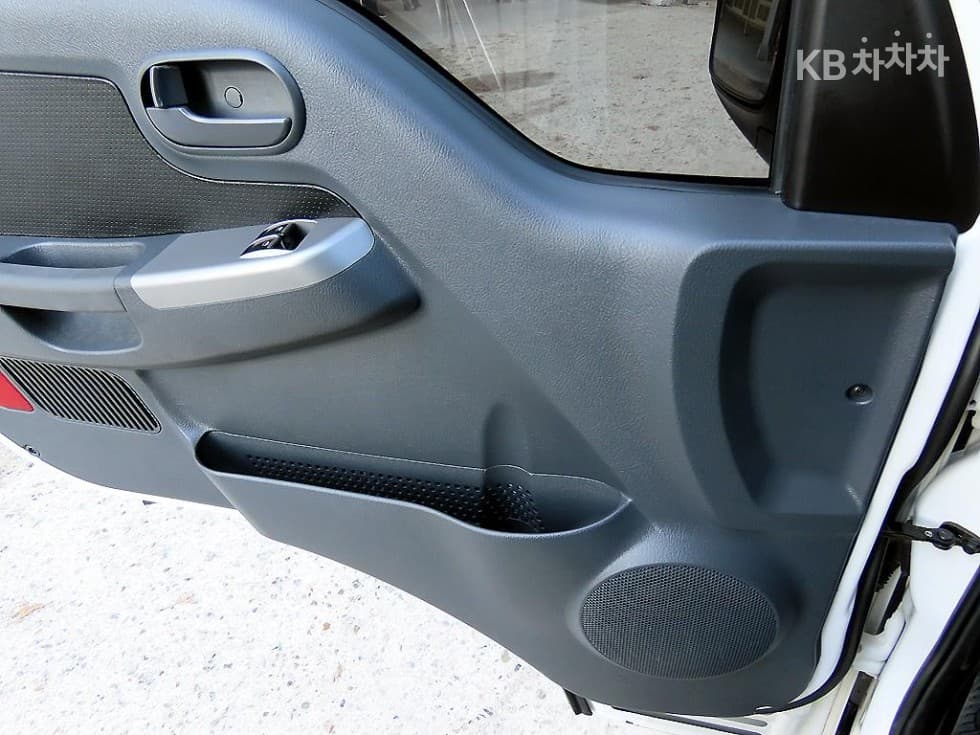 Киа The New (фейслифт) Бонго 3 (лек)워크스루Ван 1 тон Королевска кабина Удължено междуосие L - 12