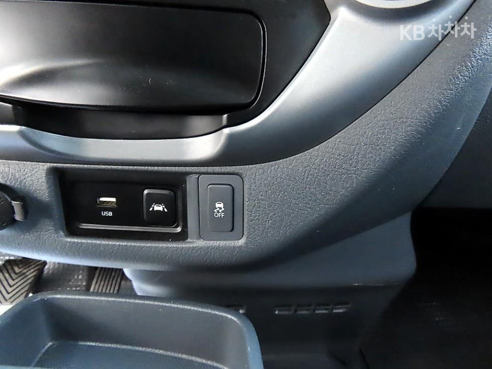 Киа The New (фейслифт) Бонго 3 (лек)워크스루Ван 1 тон Королевска кабина Удължено междуосие L - 15