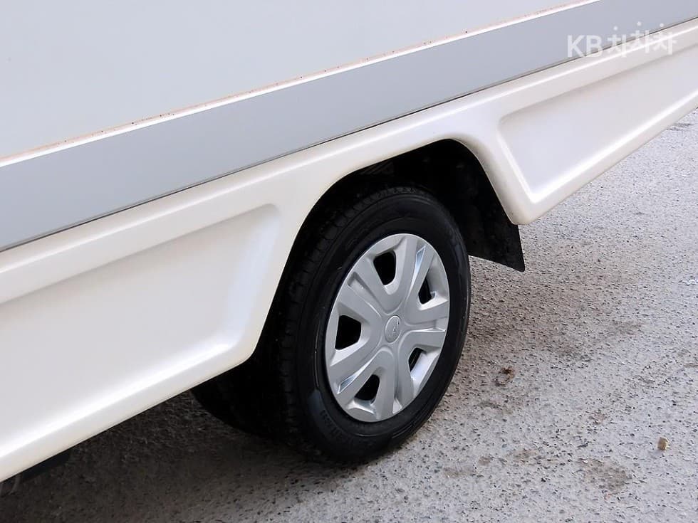 Киа The New (фейслифт) Бонго 3 (лек)워크스루Ван 1 тон Королевска кабина Удължено междуосие L - 18