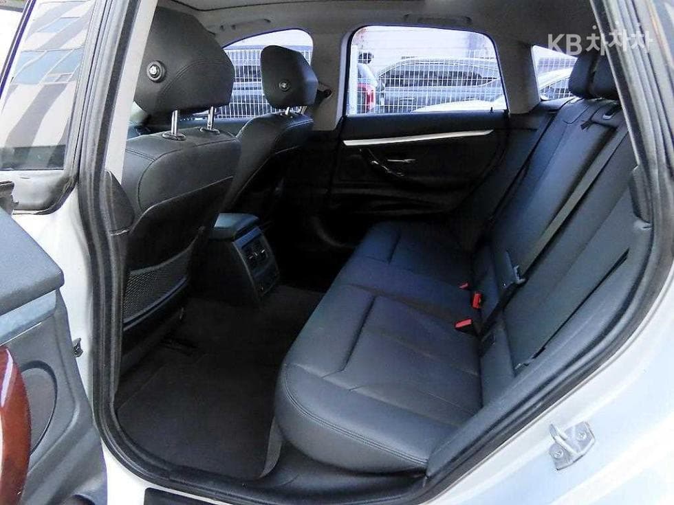 BMW Gran Turismo3 Series GT 320d F34 - 6