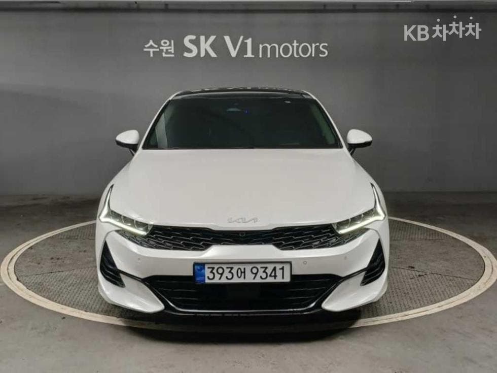 Kia K5 3rd Gen 1.6 Gasoline Turbo Signature - Image 1