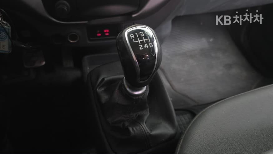 Киа Бонго 3 (лек)1.2Тон Удължено междуосие 표준캡 CRDi Престиж - 10