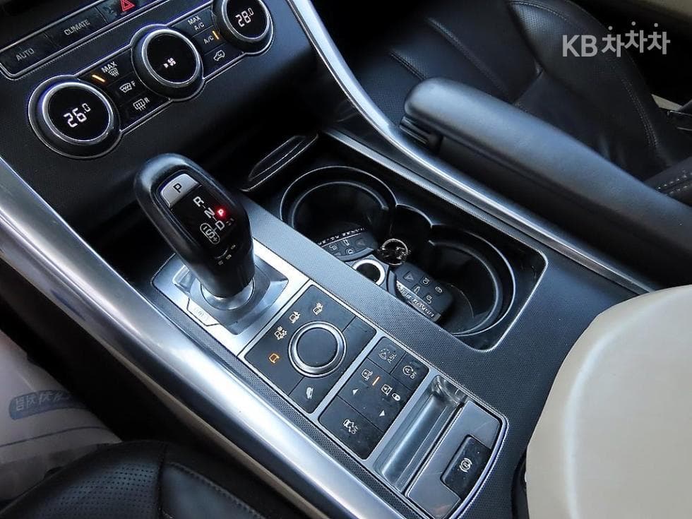 Land Rover New Range Rover Sport3.0 SDV6 HSE Dynamic - 10