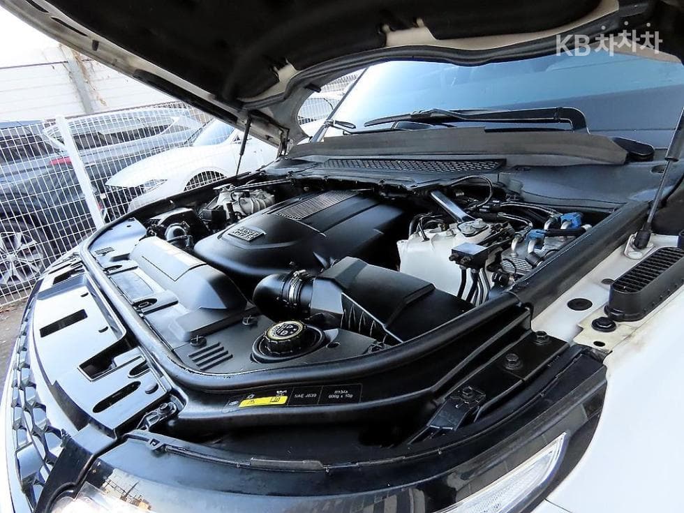 Land Rover New Range Rover Sport3.0 SDV6 HSE Dynamic - 19