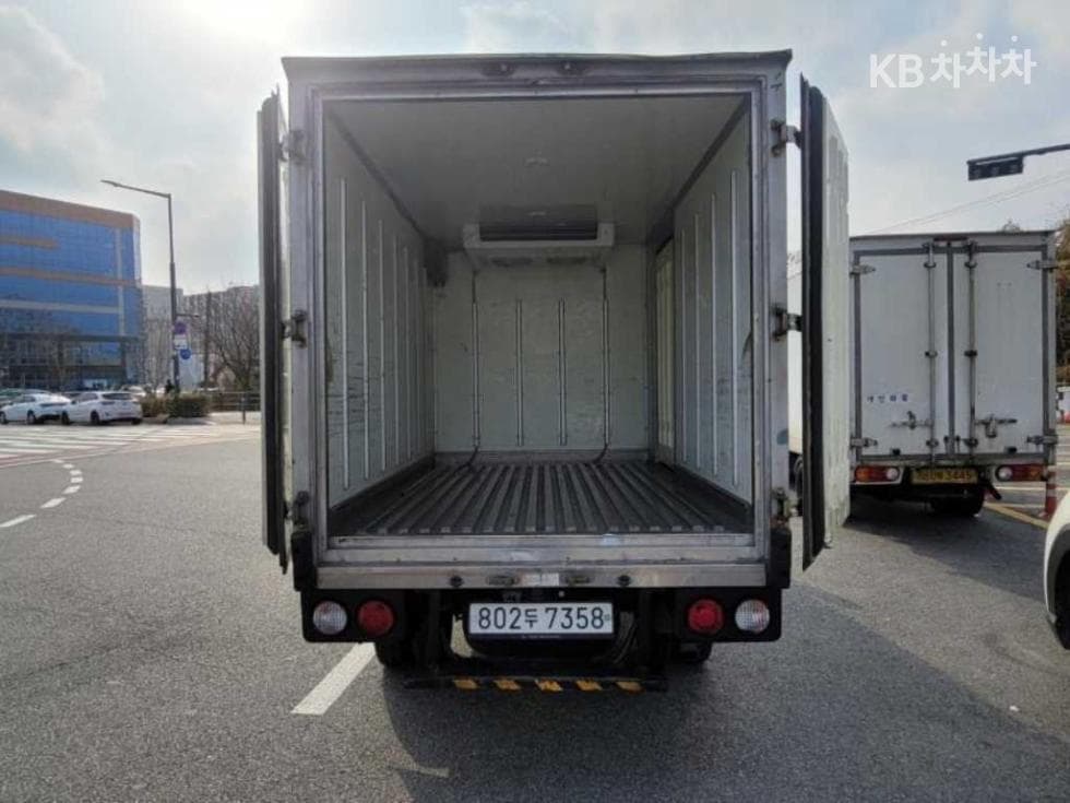 Kia Bongo 3 (light truck)1 Ton 냉동Top (Cargo)차 Extra Long Plus형 King Cab Deluxe - 7