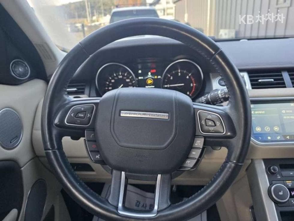 Land Rover Range Rover Evoque5-door 2.0 TD4 SE - 8