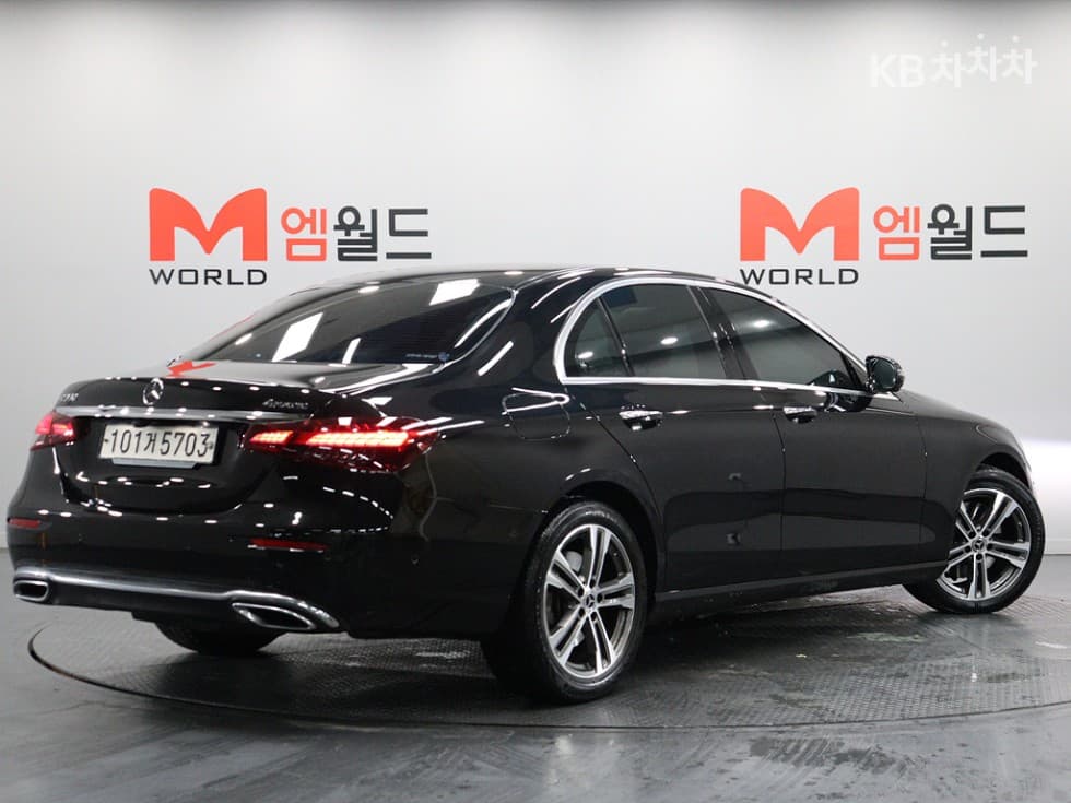 Mercedes-Benz E-Клас (W213)E350 4MATIC Avantgarde - 3