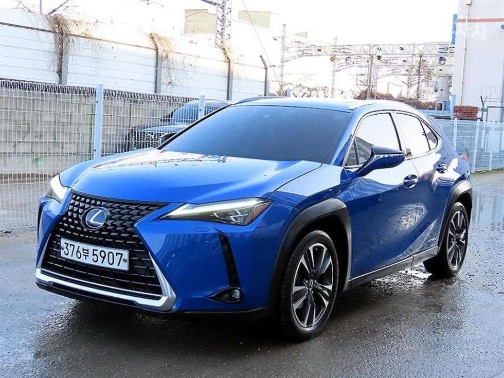 Lexus UX 250h AWD Стандартен - Image 1