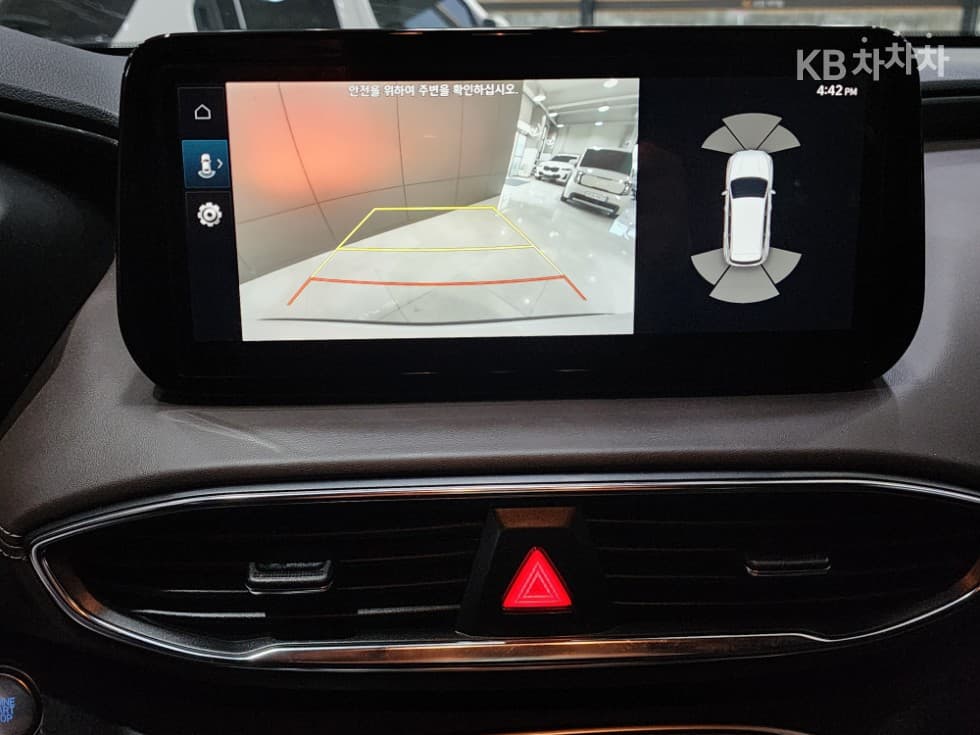 Hyundai The New (facelift) Santa Fe TMGasoline 2.5T 2WD Prestige - 12