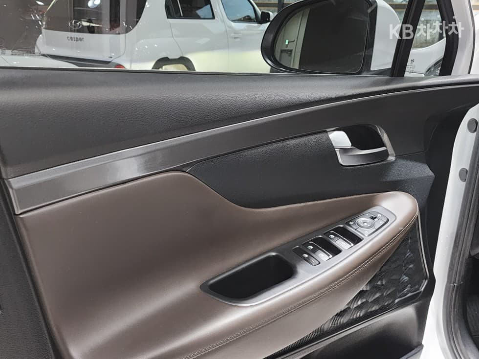 Hyundai The New (facelift) Santa Fe TMGasoline 2.5T 2WD Prestige - 25