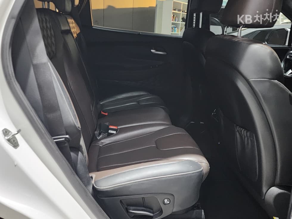 Hyundai The New (facelift) Santa Fe TMGasoline 2.5T 2WD Prestige - 22