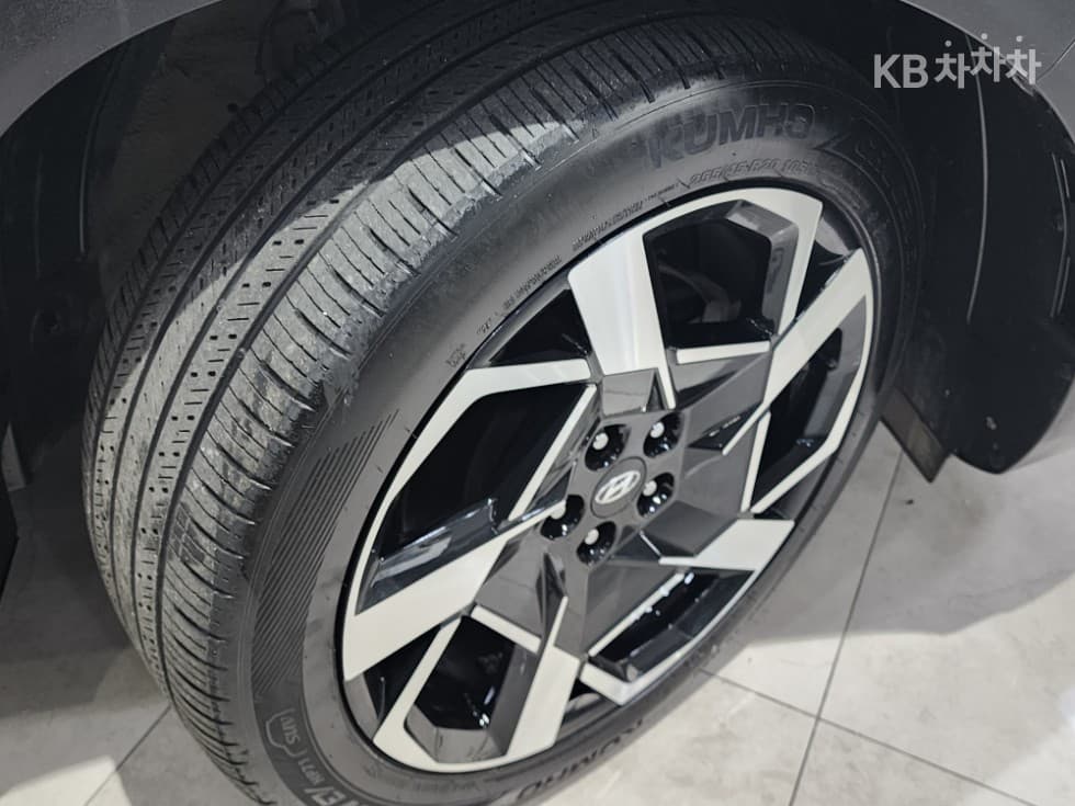 Hyundai The New (facelift) Santa Fe TMGasoline 2.5T 2WD Prestige - 31