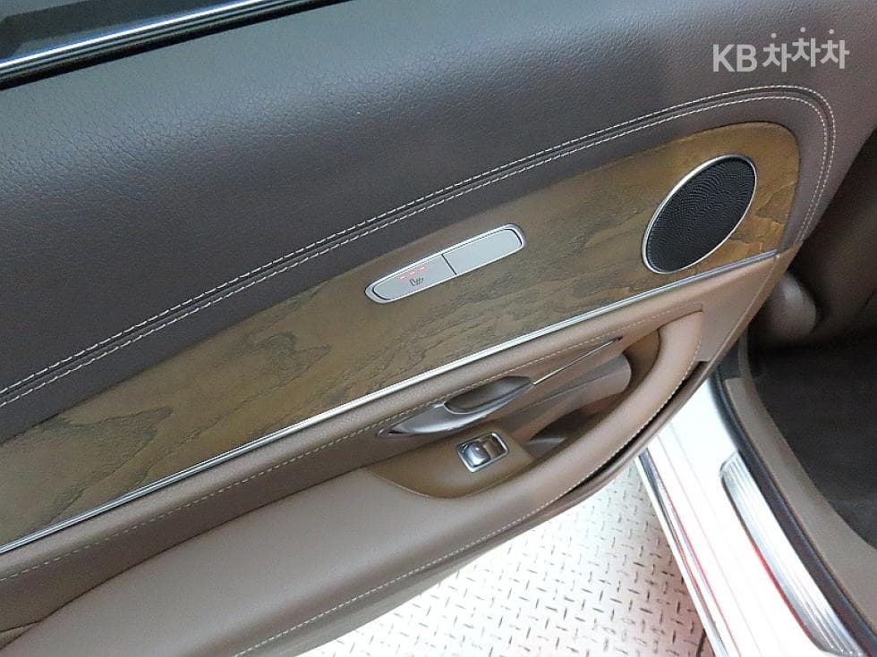 Mercedes-Benz E-Class (W213)E300 Exclusive - 18