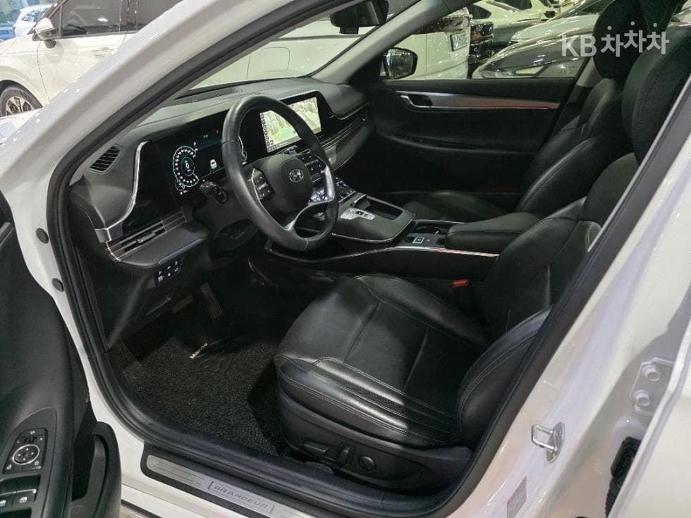 Хюндай The New (фейслифт) Grandeur (Azera) Хибрид2.4 Le Blanc - 9