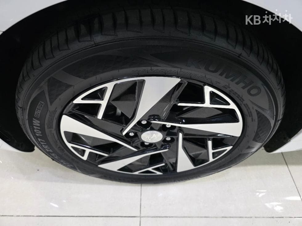 Хюндай The New (фейслифт) Grandeur (Azera) Хибрид2.4 Le Blanc - 22