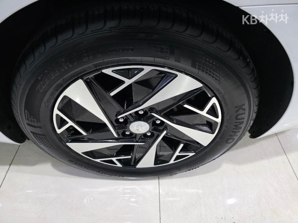 Хюндай The New (фейслифт) Grandeur (Azera) Хибрид2.4 Le Blanc - 23