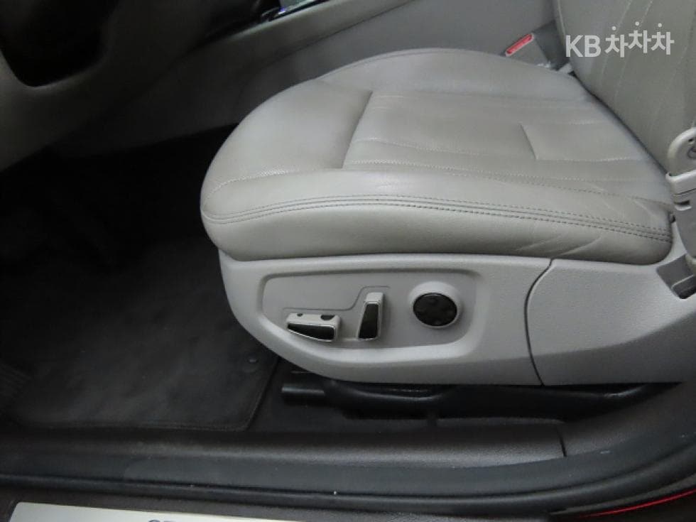 Genesis G803.3 GDI AWD Luxury - 16