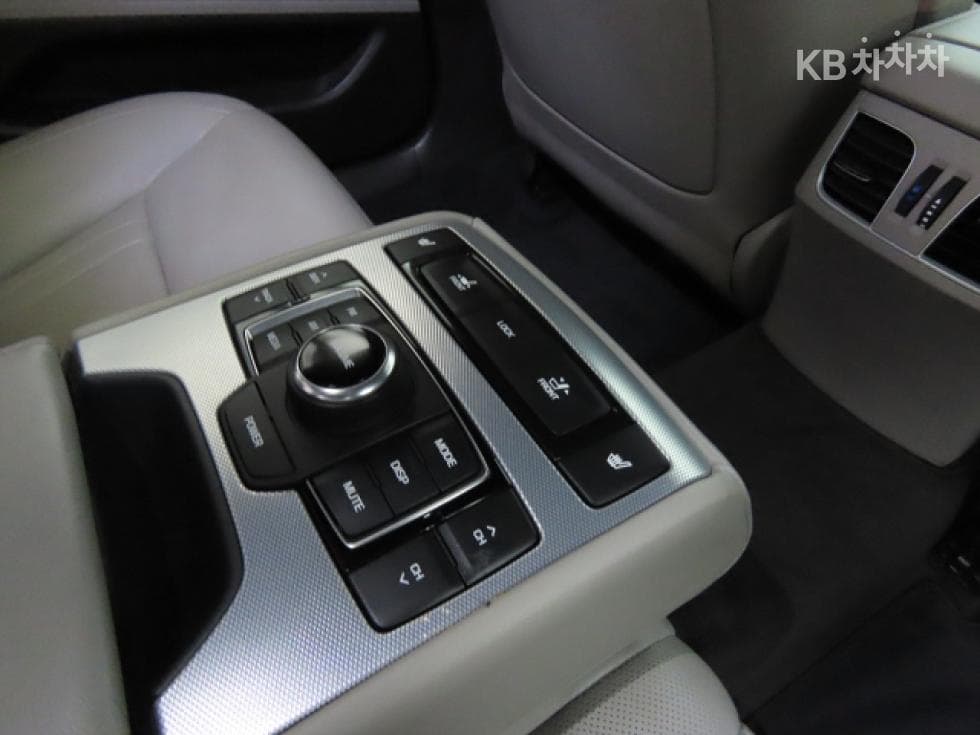 Genesis G803.3 GDI AWD Luxury - 18